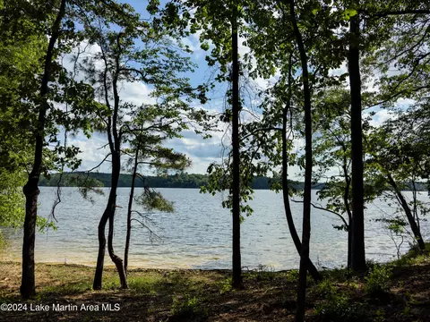29 Annies Pt, Alexander City, AL 35010