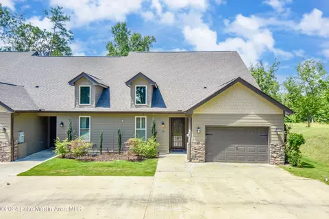 350 Moonbrook Dr #103, Dadeville, AL 36853