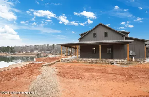 163 Deerwood Trl, Dadeville, AL 36853
