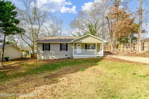 1519 7th St, Alexander City, AL 35010