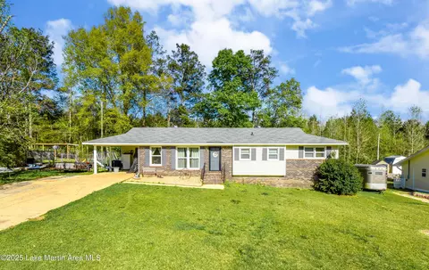 230 Lorena Dr, Alexander City, AL 35010
