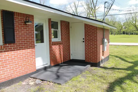 Exterior - 170 1st Ave, Eclectic, AL 36024 photo 1 of 4