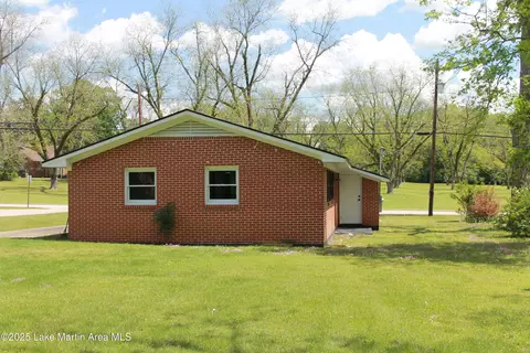 Exterior - 170 1st Ave, Eclectic, AL 36024 photo 3 of 4