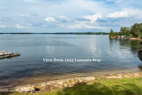 1255 Luannes Way, Alexander City, AL 35010