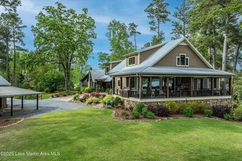 645 Powell Dr, Jacksons Gap, AL 36861