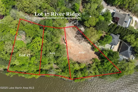 17 River Ridge Rd, Alexander City, AL 35010