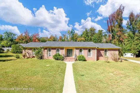 1337 Karen St, Alexander City, AL 35010