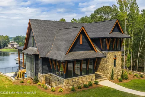 64 Bayview Dr, Jacksons Gap, AL 36861