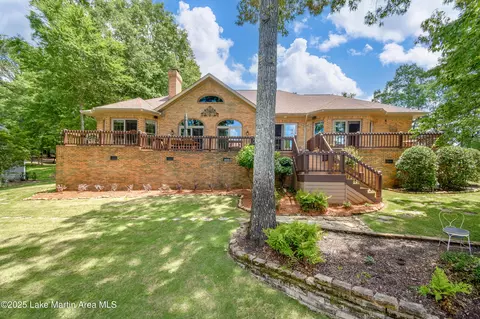 82 Tanglewood Ln, Dadeville, AL 36853