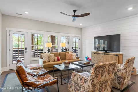 Living - 391 Old Jay Rd, Eclectic, AL 36024 photo 3 of 3