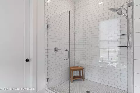 Bath - 391 Old Jay Rd, Eclectic, AL 36024 photo 2 of 5