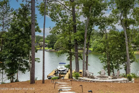Exterior - 391 Old Jay Rd, Eclectic, AL 36024 photo 3 of 15