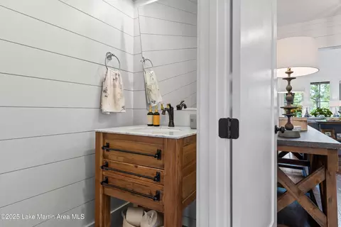 Bath - 391 Old Jay Rd, Eclectic, AL 36024 photo 1 of 5