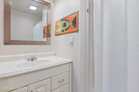 Bath - 325 Sears Bluff Rd, Eclectic, AL 36024 photo 2 of 4