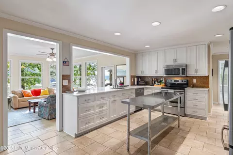 Kitchen - 325 Sears Bluff Rd, Eclectic, AL 36024 photo 1 of 6