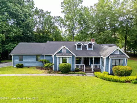 226 Auburn Dr, Alexander City, AL 35010