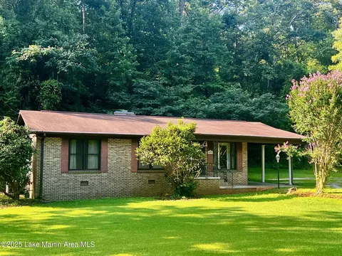2240 Oldfield Rd, Sylacauga, AL 35151