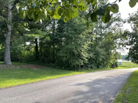 Mckelvey St, Dadeville, AL 36853
