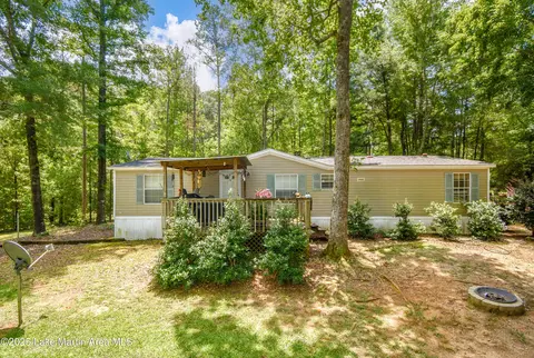 1087 Moss Flat Rd, Notasulga, AL 36866