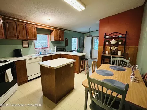 Kitchen - 619 Madwind Rd, Jacksons Gap, AL 36861 photo 4 of 7