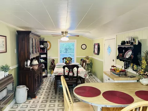 Dining - 619 Madwind Rd, Jacksons Gap, AL 36861 photo 2 of 4