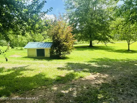 Exterior - 619 Madwind Rd, Jacksons Gap, AL 36861 photo 9 of 25