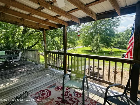 Exterior - 619 Madwind Rd, Jacksons Gap, AL 36861 photo 5 of 25