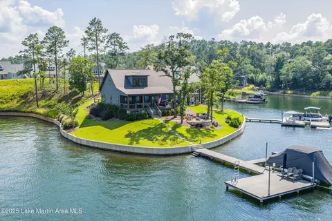 20 Heart Pine Ln, Dadeville, AL 36853