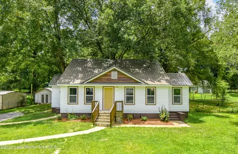 1706 Simpson St, Alexander City, AL 35010