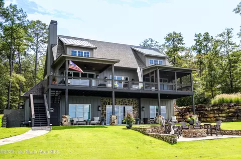 2170 River Oaks Dr, Jacksons Gap, AL 36861