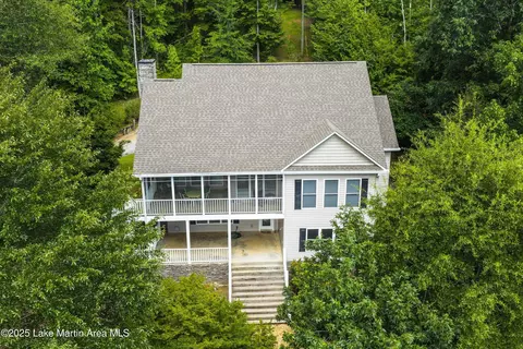 302 Waverly Ln, Jacksons Gap, AL 36861