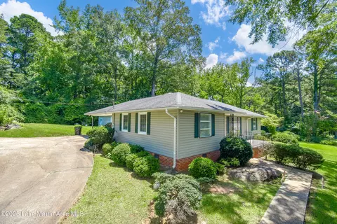 677 Glenwood Road Rd, Alexander City, AL 35010