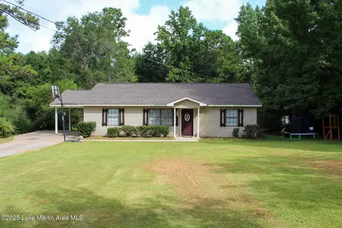 1845 Mayfair Ln, Alexander City, AL 35010