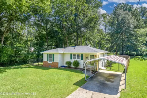 241 14th Ave, Alexander City, AL 35010