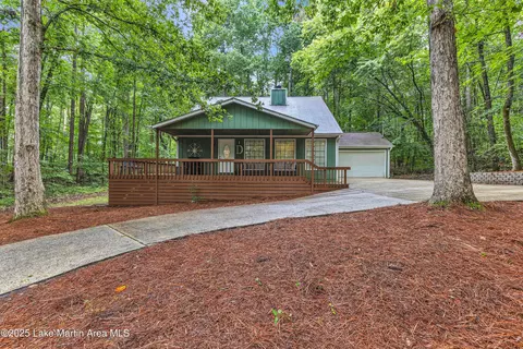27 Birch Ln, Dadeville, AL 36853