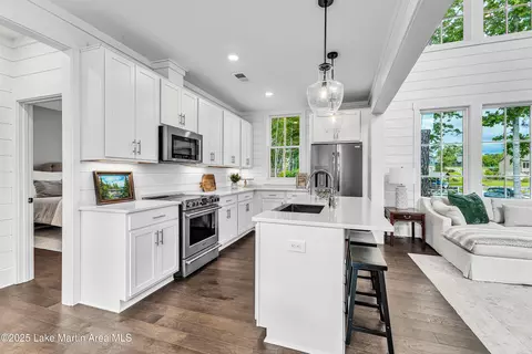 Kitchen - 73 Scouts Pt, Eclectic, AL 36024 photo 3 of 5