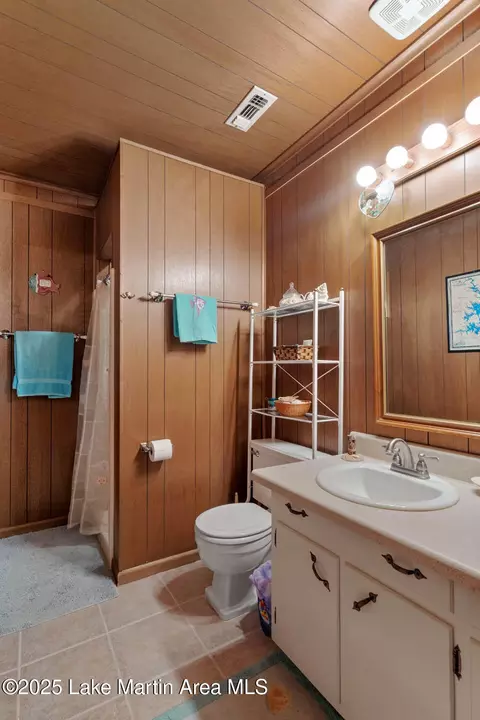 Bath - 220 Hickory Dr, Equality, AL 36026 photo 2 of 2