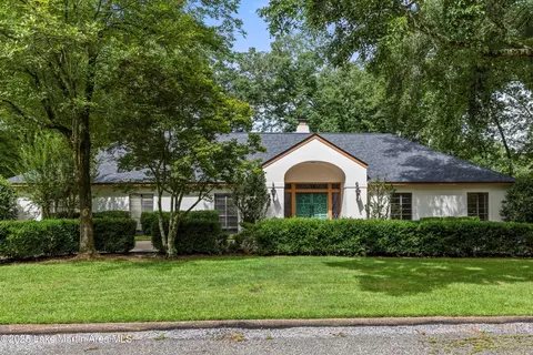 1790 Magnolia St, Alexander City, AL 35010