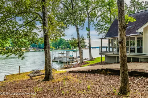 98 Crooked Arrow Dr, Dadeville, AL 36853