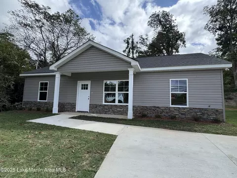 811 Cherry Dr, Lanett, AL 36863