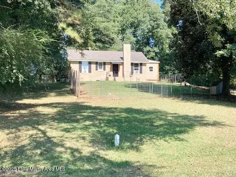 580 Oak St, Alexander City, AL 35010