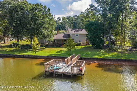 699 Lakeview Heights Rd, Jacksons Gap, AL 36861