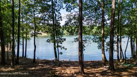 117 N Rampart Ct, Alexander City, AL 35010