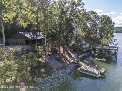 1028 Lake Ridge Dr, Alexander City, AL 35010