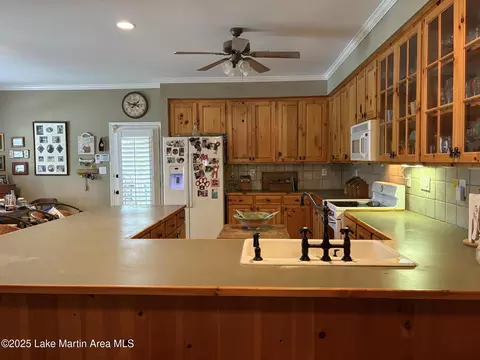 Kitchen - 1536 Hancel Rd, Equality, AL 36026 photo 2 of 3