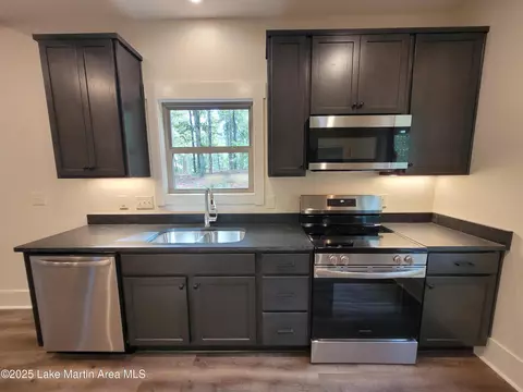 Kitchen - 325 Ridgeway Dr, Eclectic, AL 36024 photo 1 of 1