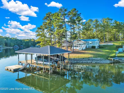 855 Holiday Dr, Dadeville, AL 36853