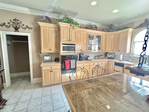 Kitchen - 1355 Morrison Rd, Equality, AL 36026 photo 2 of 4