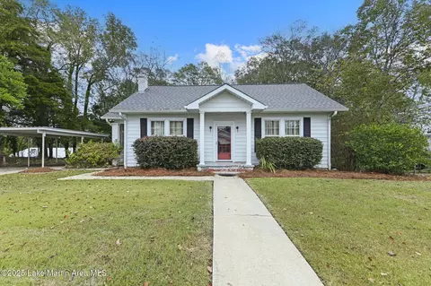 823 Maple St, Alexander City, AL 35010