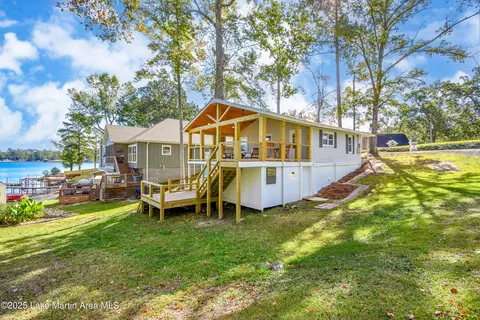 Exterior - 157 Beach Dr, Eclectic, AL 36024 photo 5 of 17